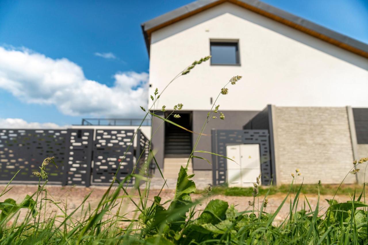 Lazenske Apartmany Наход Екстер'єр фото